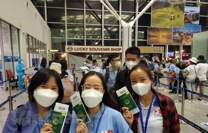 Lao động Việt Nam lên đường đi làm việc ở Nhật Bản. (Ảnh: PV/Vietnam+)