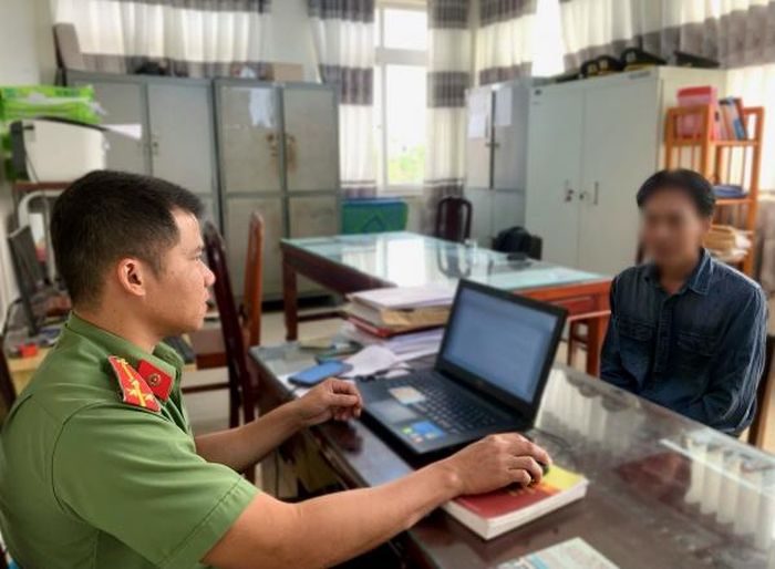 Nạn nhân T trình bày sự việc với cơ quan Công an.
